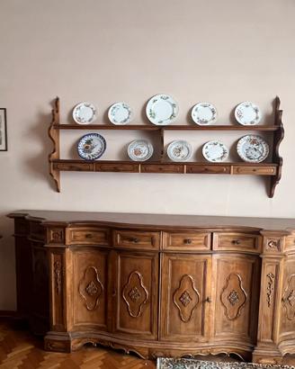 Credenza con piattiera