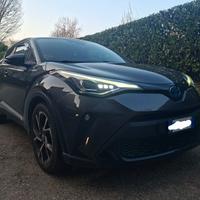 Toyota C-HR 2.0 hybrid e-cvt style 23km/l
