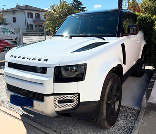 LAND ROVER DEFENDER Fuji White