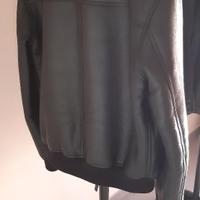 Montone uomo in pelle di capra.