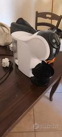 Macchina del caffè Dolce Gusto con capsule incluse