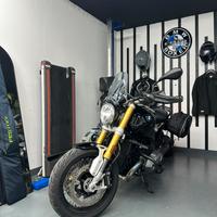 BMW R Nine T