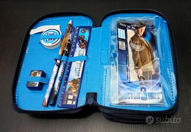 DOCTOR WHO Zaino Astuccio Agenda Matite ecc. RARI
