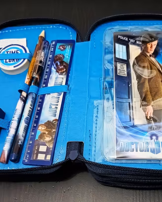 DOCTOR WHO Zaino Astuccio Agenda Matite ecc. RARI