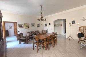 Appartamento di 150 m² con 4 locali a Foligno