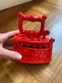 Ferro da stiro in ceramica vintage