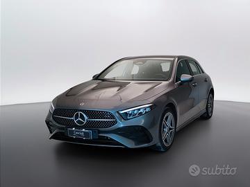 MERCEDES-BENZ A 250 e con tecnologia ibrida EQ