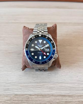 Seiko 5 Sports GMT mod.