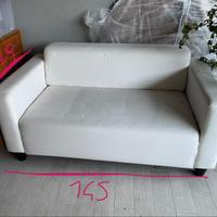 Divano bianco a due posti