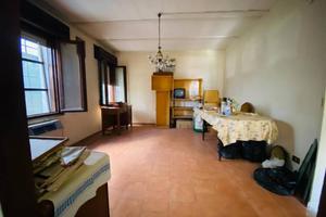 Villa di 202 m² con più di 5 locali e posto auto a