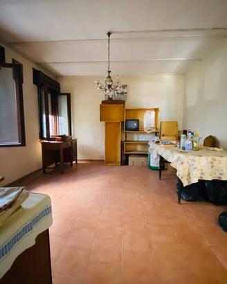 Villa di 202 m² con più di 5 locali e posto auto a