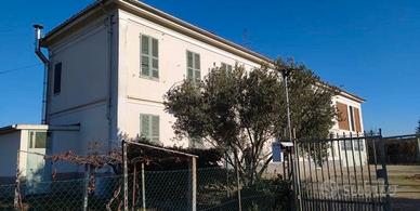 Cascinale libera su 4 lati