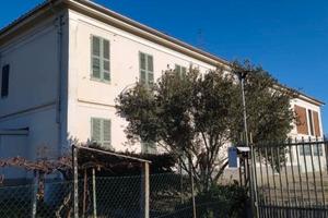 Cascinale libera su 4 lati