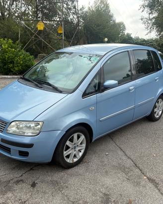 Fiat Idea 1.4 16V BlackMotion