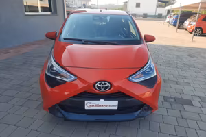 Toyota Aygo 1.0 VVT-i 72 CV 5 porte x-cite MMT - 2