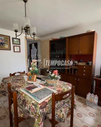 Casa accostata da ristrutturare a Grigrano