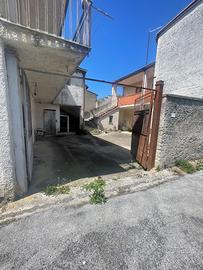 Doppia soluzione indipendente con corte privata