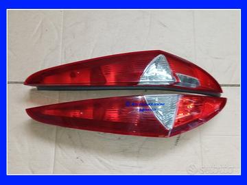 Coppia fari POSTERIORI FIAT Punto Sporting 03 >