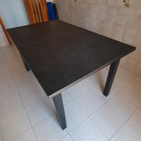 Tavolo allungabile fino a310cm