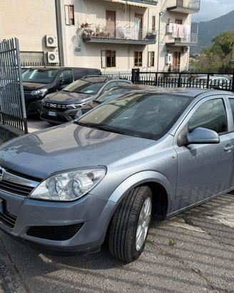 Opel Astra 1.4 Turbo 140CV 5 porte Cosmo