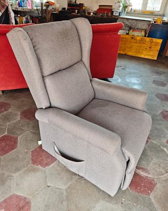 Poltrona relax azionamento elettrico 