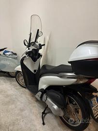 HONDA SH 150i solo 4700km 1500