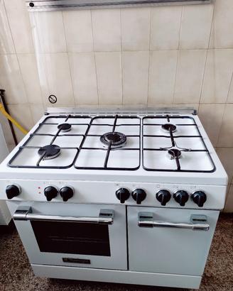 cucina Tecnogas con forno elettrico