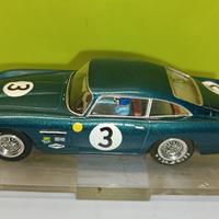 Slot car 1:32 Revell Aston Martin DB 4 Gt Anni 60