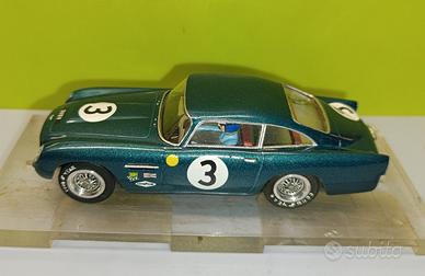 Slot car 1:32 Revell Aston Martin DB 4 Gt Anni 60