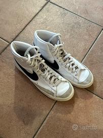 Nike Blazer Mid ’77 Vintage bianche/nere taglia 44