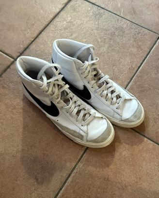 Nike Blazer Mid ’77 Vintage bianche/nere taglia 44