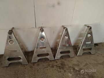 Cavalletti per auto da rally