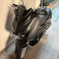 Yamaha Xmax tech max 400