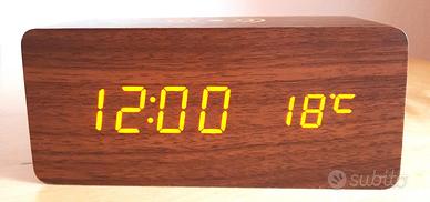 Sveglia con stazione di ricarica