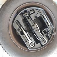 Ruota R15 e kit smontaggio