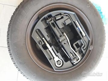 Ruota R15 e kit smontaggio