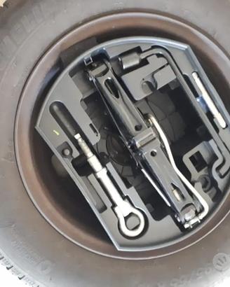 Ruota R15 e kit smontaggio