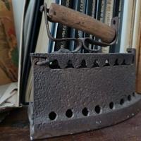 Ferro da stiro d'epoca 