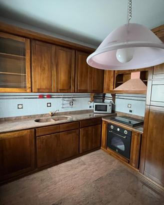 Cucina angolare in legno + elettrodomestici