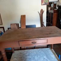 Antico tavolo in legno