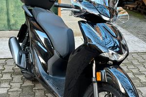 Honda SH125 Total Black
