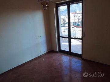 Appartamento, zona Mondragone centro