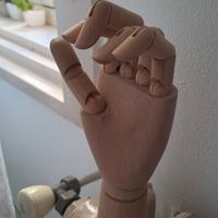 mano snodabile in legno cm 26