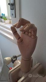 mano snodabile in legno cm 26