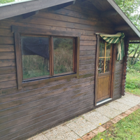 Terreno con pregevole casetta in legno