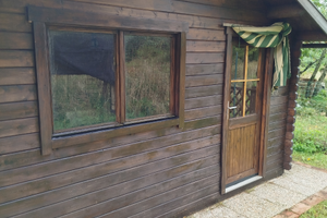 Terreno con pregevole casetta in legno