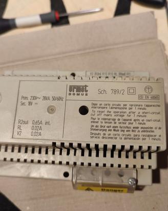 alimentatore citofonico Urmet