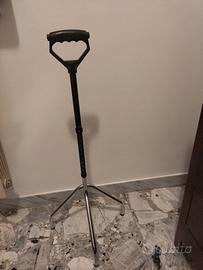 bastone trepiedi per anziani 
