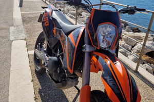 Moto enduro 690