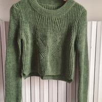 Maglione corto verde oliva da donna. Taglia S 
